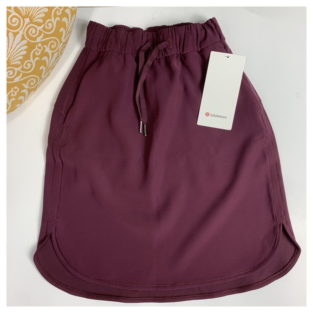 LULULEMON WINE ON THE FLY SKIRT